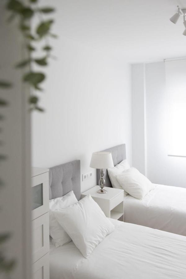 Lujoso Apartamento Entre 2 Playas Con Garaje, Wifi Gijón Extérieur photo